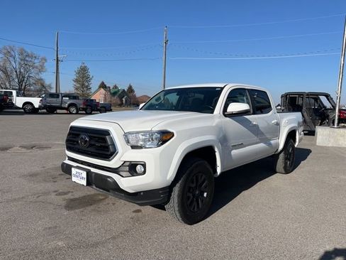 Used 2023 Toyota Tacoma SR5 w/ Technology Package AWD/4WD image 5