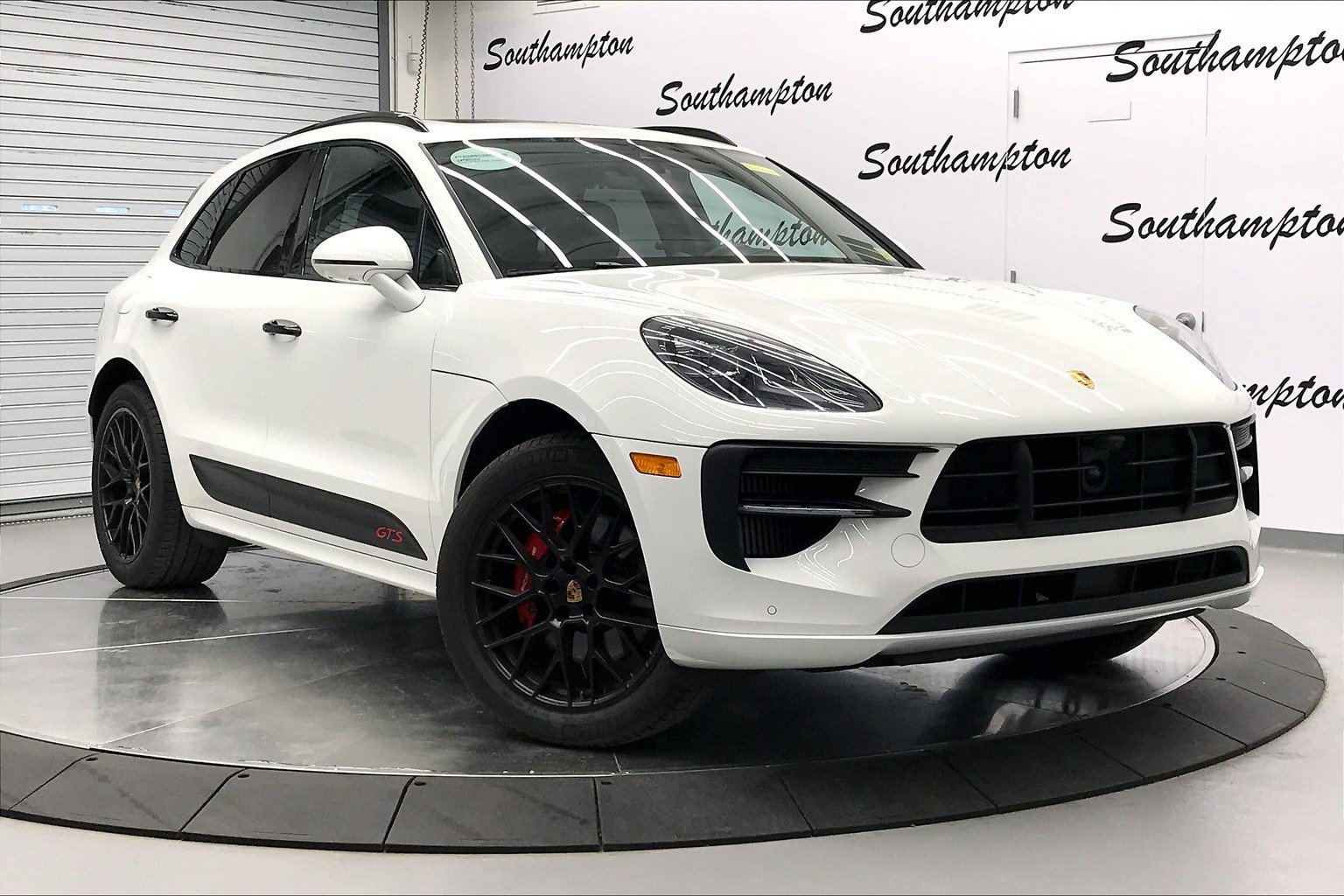 Used 2020 Porsche Macan GTS AWD/4WD image 1