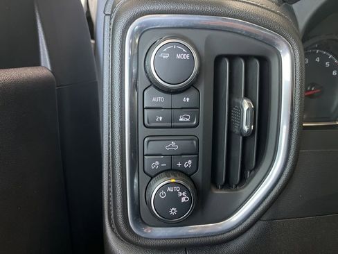Used 2022 Chevrolet Silverado 1500 LT image 13