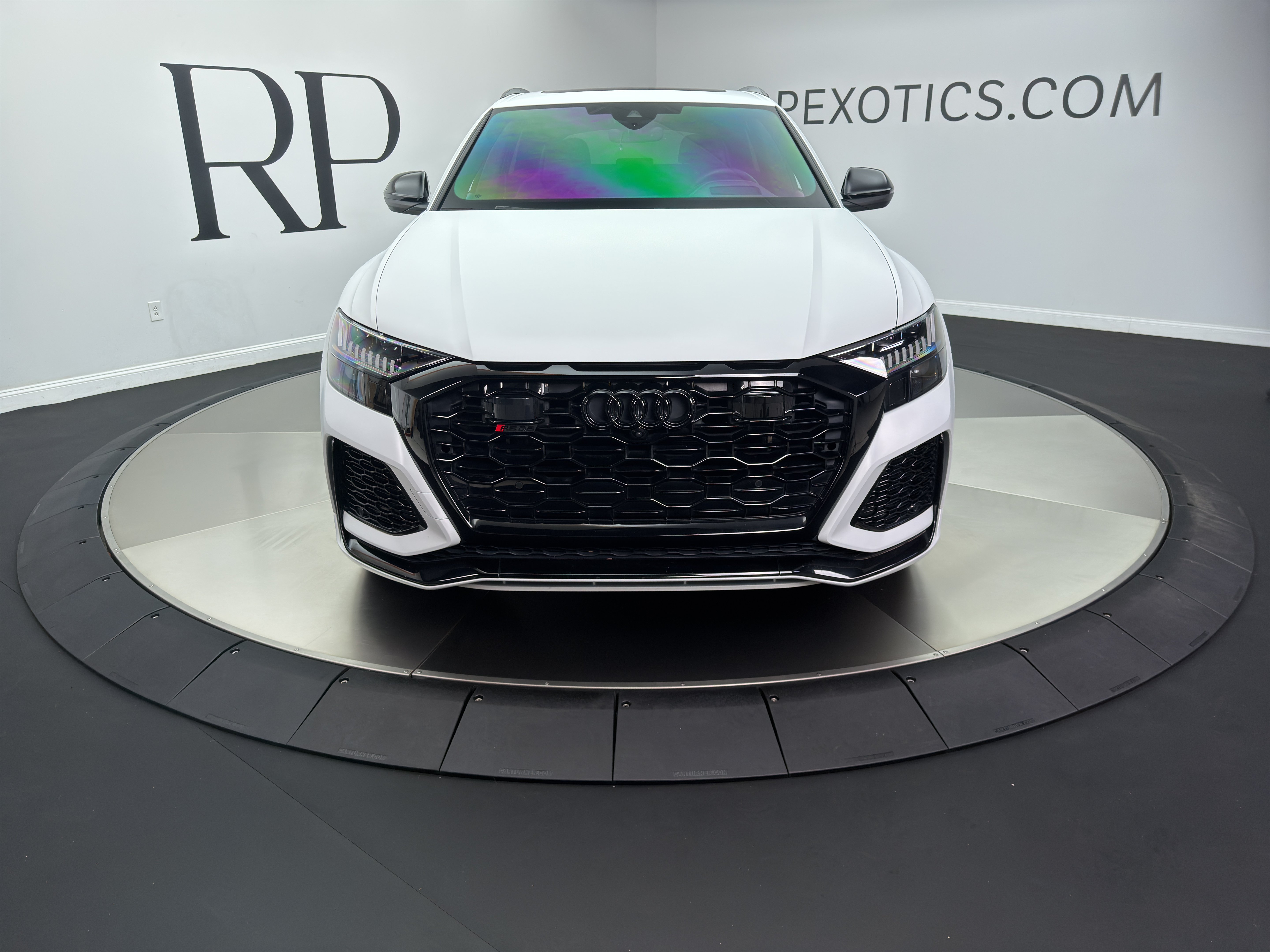 Used 2024 Audi RS Q8 AWD/4WD image 2