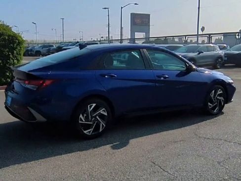 Used 2025 Hyundai Elantra Sport image 8