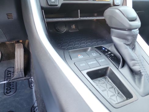 Used 2025 Toyota RAV4 LE FWD image 25