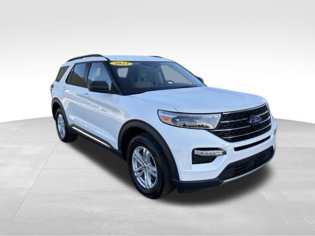Used 2023 Ford Explorer XLT w/ Equipment Group 202A AWD/4WD image 8