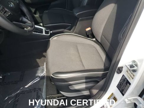 Certified 2023 Hyundai Venue Limited FWD image 12