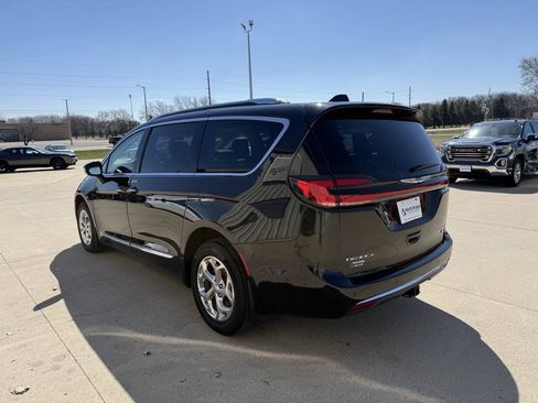 Used 2021 Chrysler Pacifica Limited w/ Premium & Safety Sphere Group AWD/4WD image 3