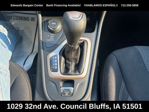 Used 2017 Jeep Cherokee Latitude AWD/4WD image 21