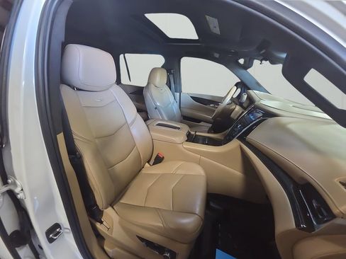 Used 2020 Cadillac Escalade Platinum AWD/4WD image 32