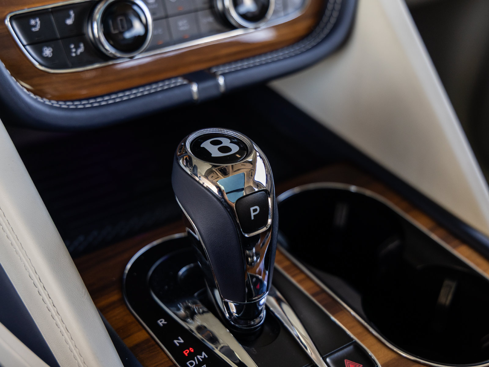 Used 2023 Bentley Bentayga AWD/4WD image 36
