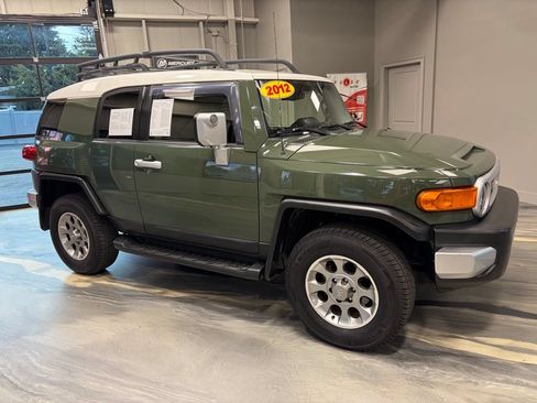 Used 2012 Toyota FJ Cruiser 4WD w/ Upgrade Pkg image 31