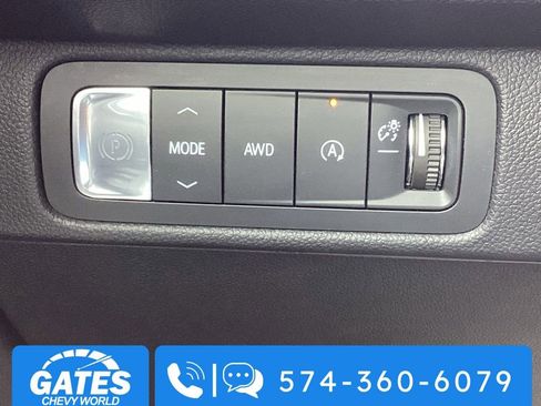 Used 2024 Chevrolet Traverse LT AWD/4WD image 28