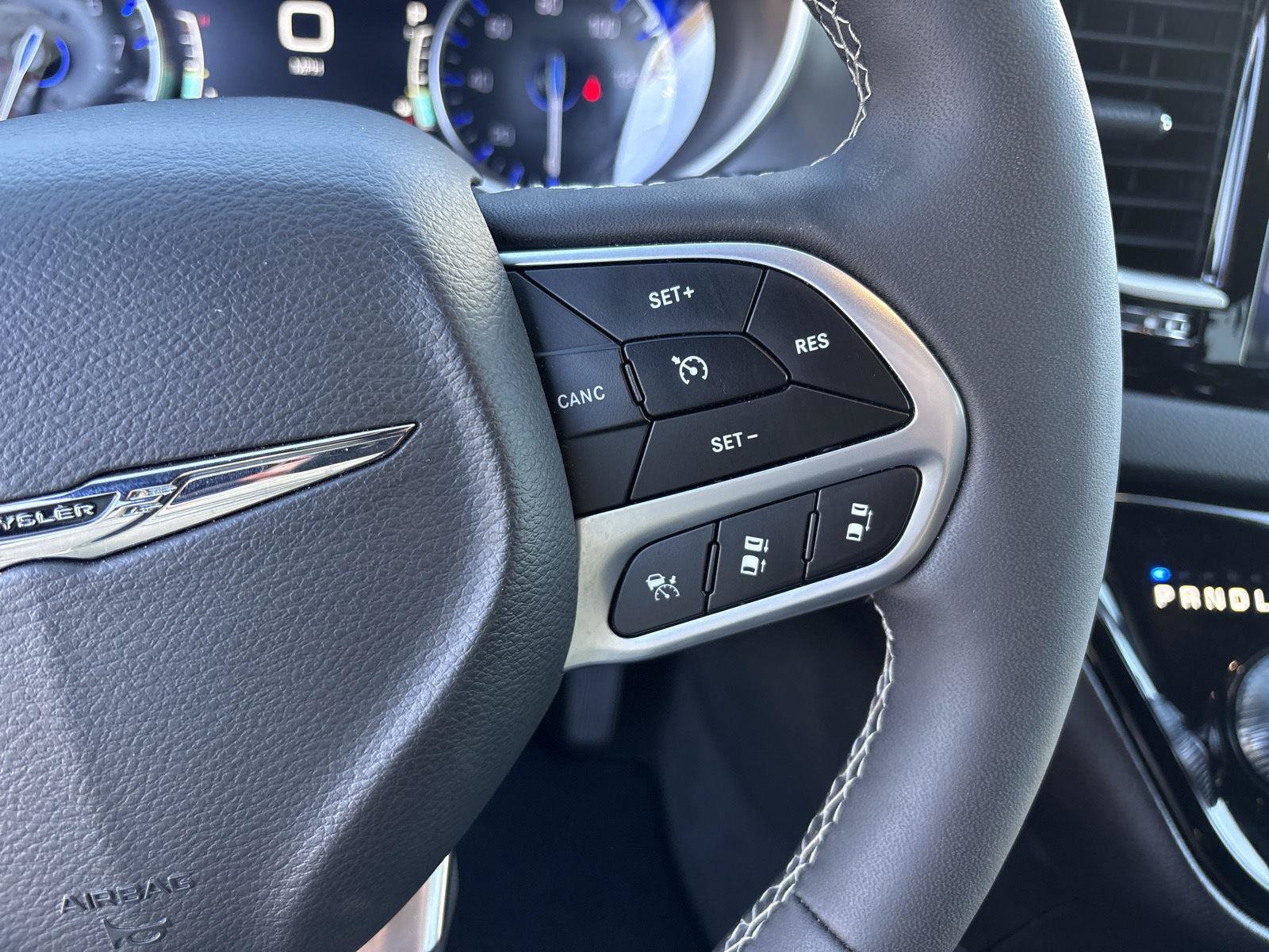 Used 2026 Chrysler Pacifica Select FWD image 19