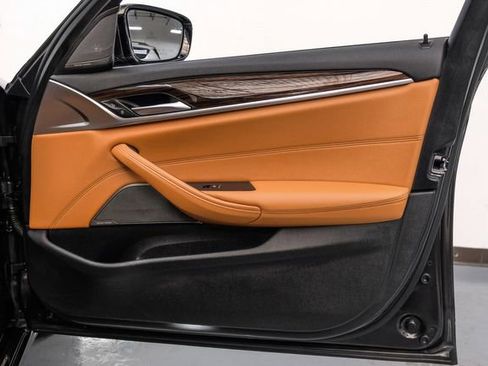 Used 2022 BMW 530e w/ Premium Package image 45