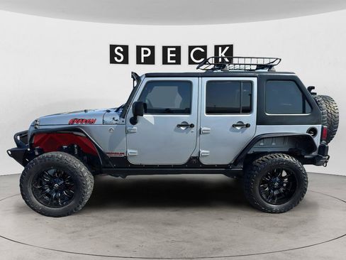Used 2016 Jeep Wrangler Unlimited Rubicon w/ Connectivity Group AWD/4WD image 2