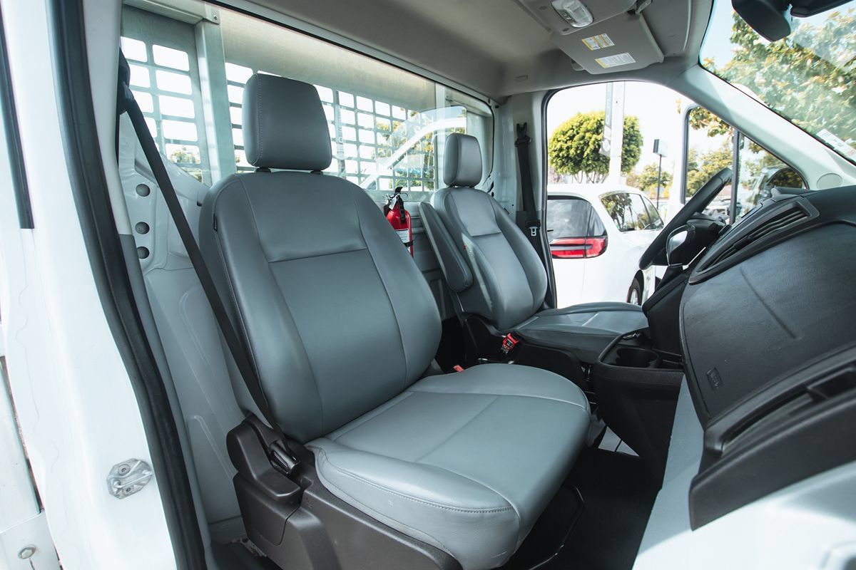 Used 2018 Ford Transit 250 138 RWD image 16