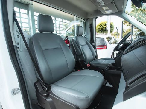 Used 2018 Ford Transit 250 138 RWD image 16