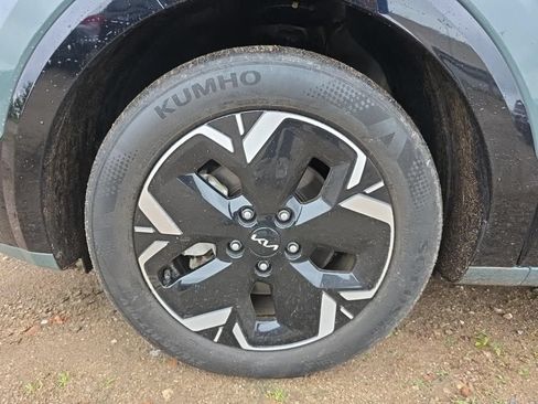 Used 2023 Kia Niro Wind w/ Wind Preserve Package FWD image 7