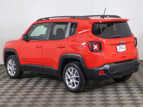 Used 2019 Jeep Renegade Latitude w/ Cold Weather Group AWD/4WD image 7
