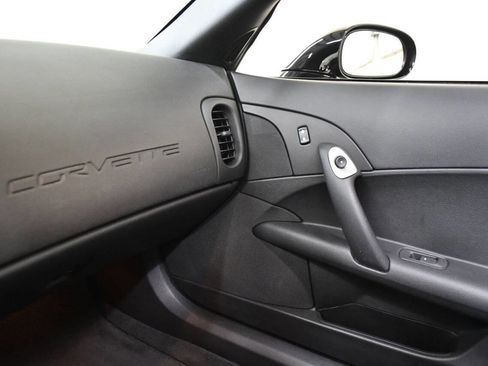 Used 2011 Chevrolet Corvette Coupe w/ 1LT image 20