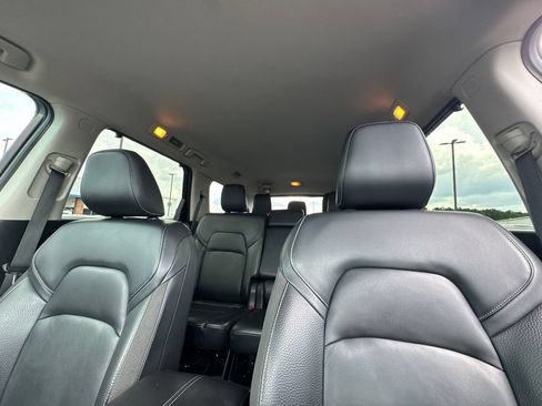 Used 2022 Nissan Pathfinder SL w/ SL Black Package FWD image 33