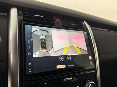 Used 2025 Land Rover Discovery S image 21