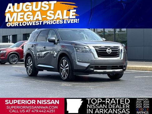 Certified 2025 Nissan Pathfinder Platinum w/ Cargo Package AWD/4WD image 1
