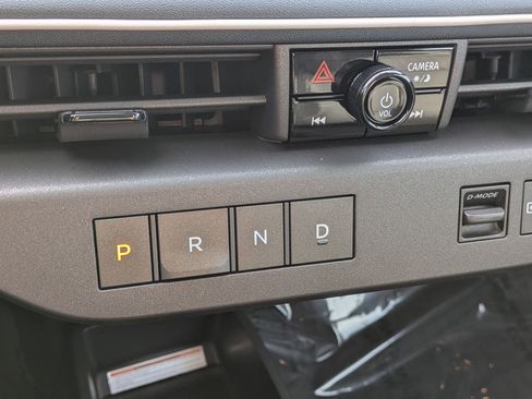 New 2026 Nissan Leaf Platinum+ image 15