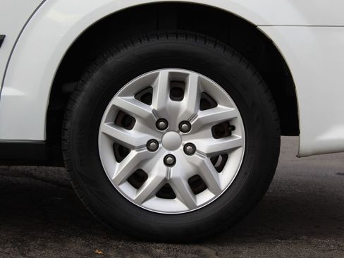 Used 2016 Dodge Grand Caravan American Value Package image 21