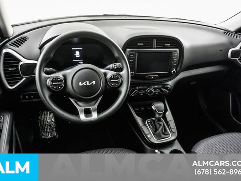 Used 2025 Kia Soul LX w/ LX Technology Package FWD image 19