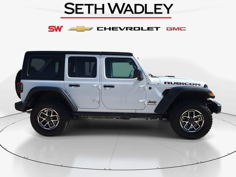 Used 2024 Jeep Wrangler Unlimited Rubicon AWD/4WD image 8