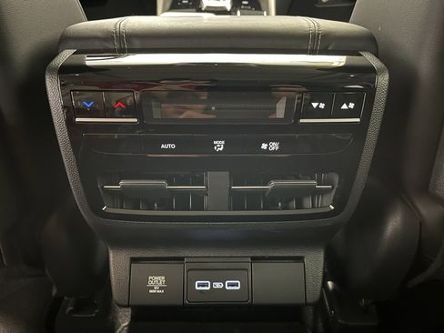 Used 2024 Acura MDX SH-AWD w/ Technology Package image 16