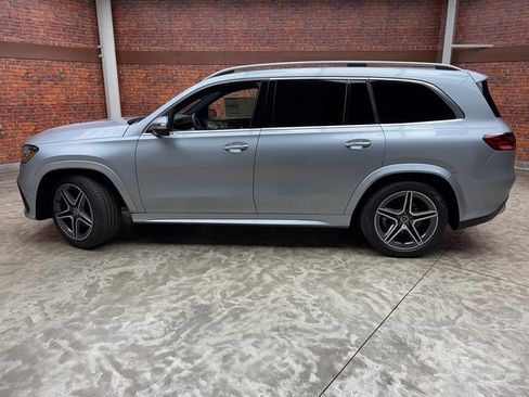 New 2025 Mercedes-Benz GLS 450 4MATIC image 2