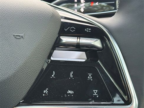 New 2026 Cadillac Vistiq Sport image 34