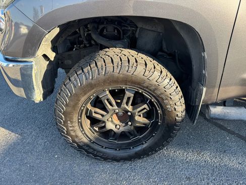Used 2014 Toyota Tundra SR5 image 21