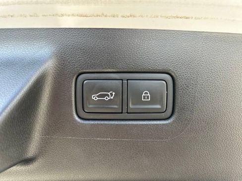 Used 2025 Hyundai Santa Fe Limited FWD image 10