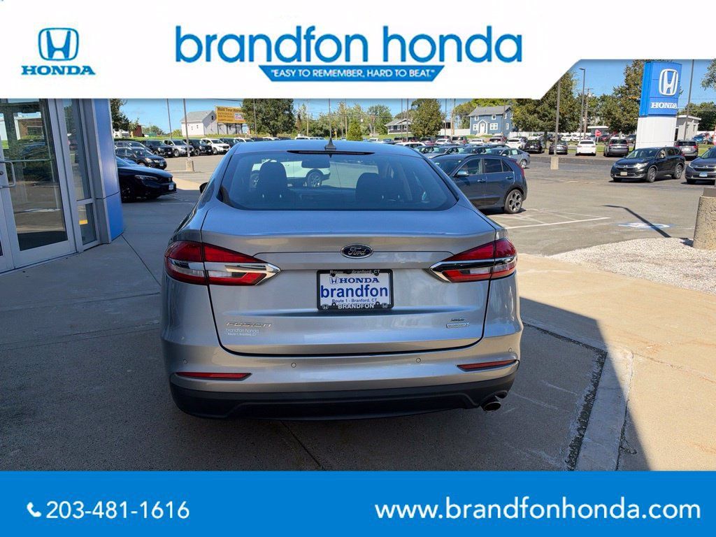 Used 2020 Ford Fusion SE FWD image 5