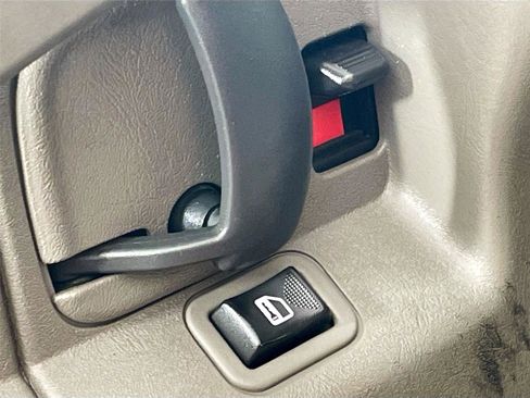 Used 2020 Chevrolet Express 3500 Extended w/ Driver Convenience Package image 18