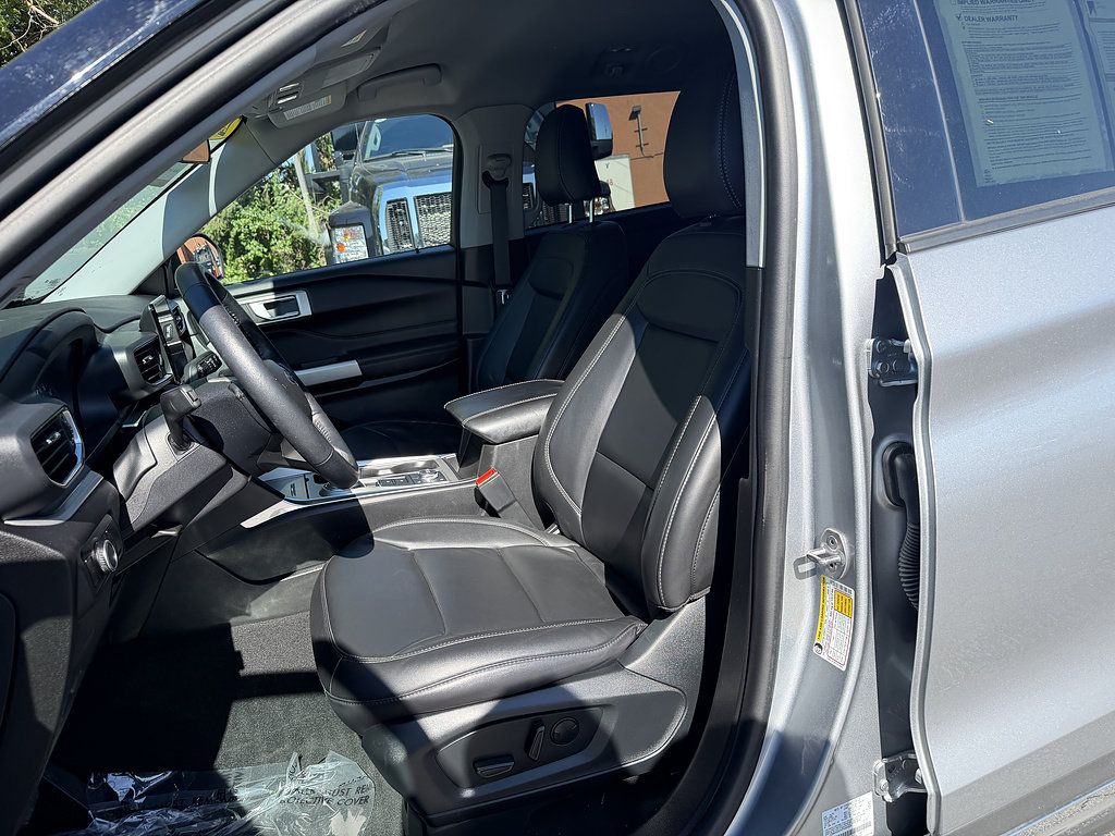 Certified 2023 Ford Explorer XLT w/ Equipment Group 202A AWD/4WD image 13