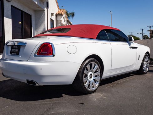 Used 2017 Rolls-Royce Dawn image 12