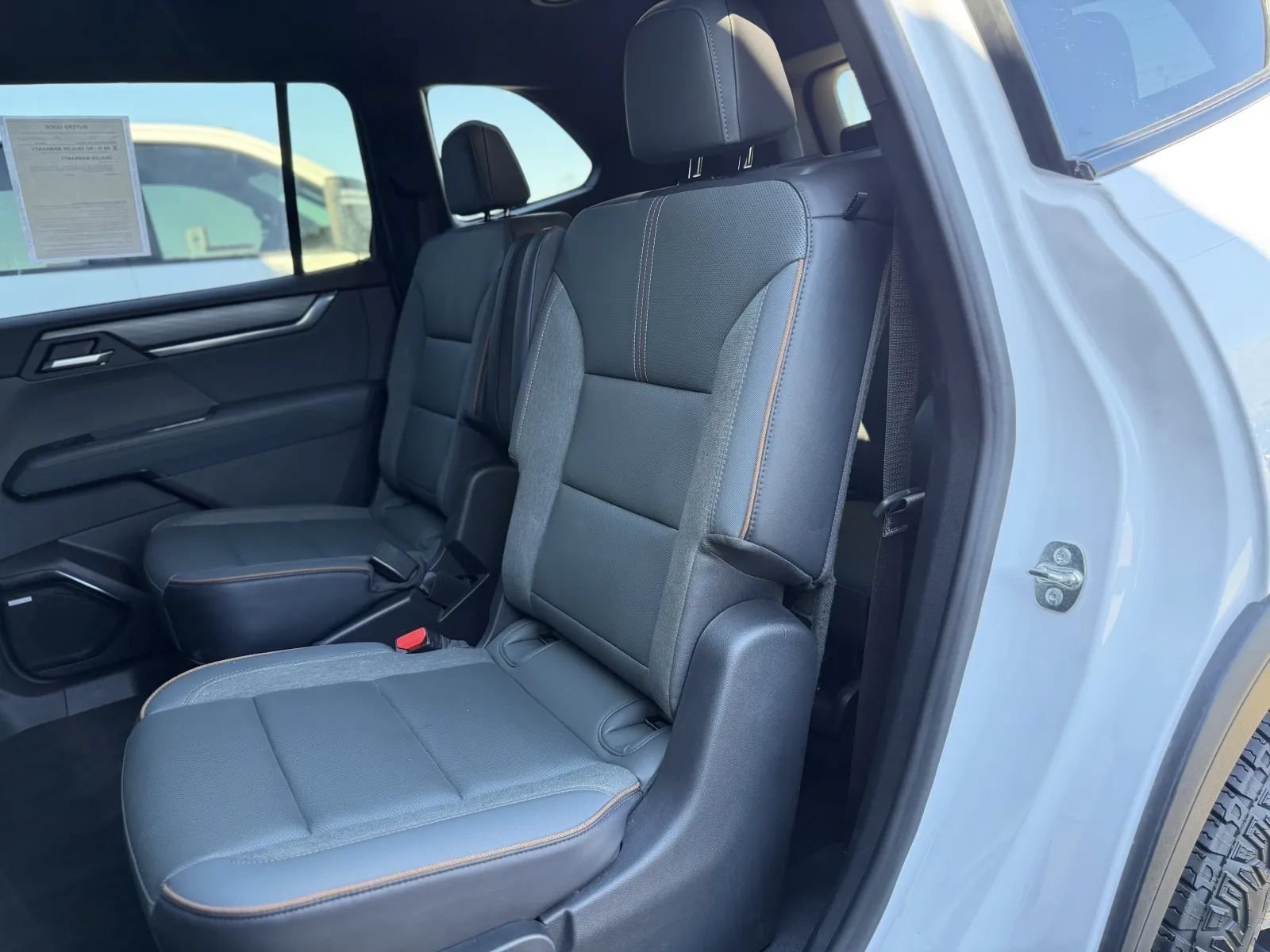 Used 2026 GMC Acadia AT4 w/ LPO, Floor Liner Package AWD/4WD image 16