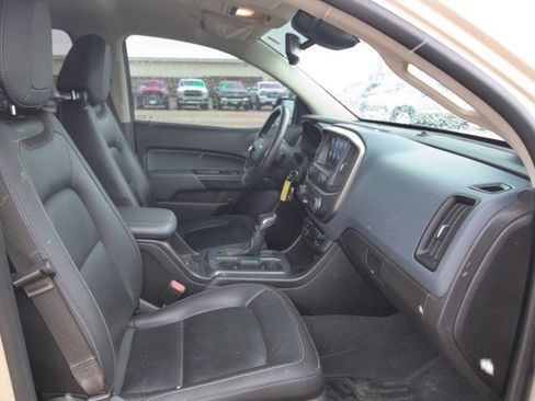 Used 2022 Chevrolet Colorado Z71 w/ Trail Boss Package AWD/4WD image 31
