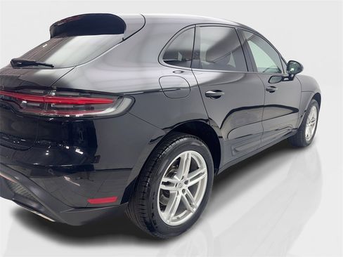 Used 2023 Porsche Macan image 13