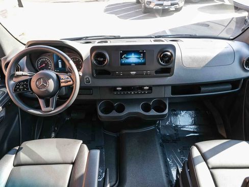 Used 2024 Mercedes-Benz Sprinter 2500 image 15