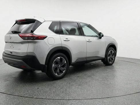 Used 2025 Nissan Rogue SV FWD image 9