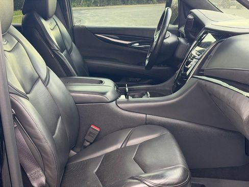 Used 2016 Cadillac Escalade ESV Platinum AWD/4WD image 21