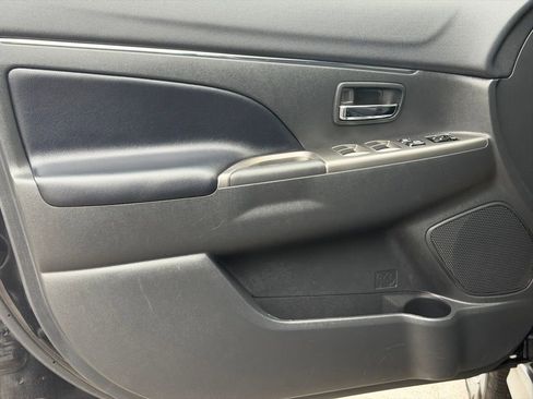 Used 2025 Mitsubishi Outlander Sport AWD image 21