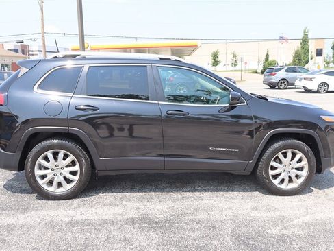 Used 2016 Jeep Cherokee Limited w/ Trailer Tow Group AWD/4WD image 7