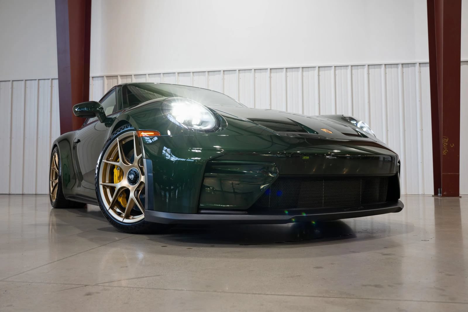 Used 2025 Porsche 911 GT3 RWD image 14