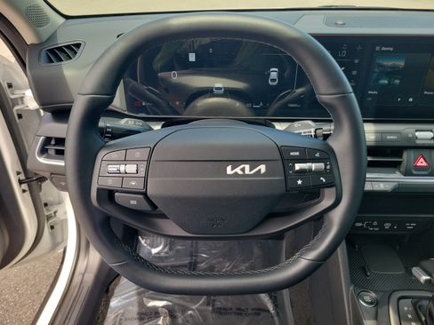 Used 2025 Kia K4 EX FWD image 18