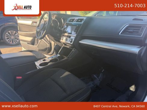 Used 2017 Subaru Outback 2.5i Premium AWD/4WD image 6