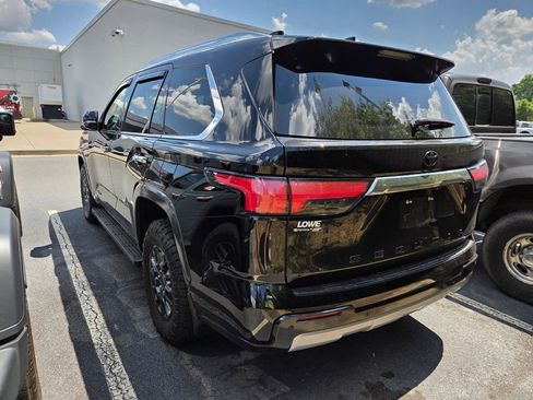 Used 2025 Toyota Sequoia Limited w/ Tow Technology Package AWD/4WD image 8